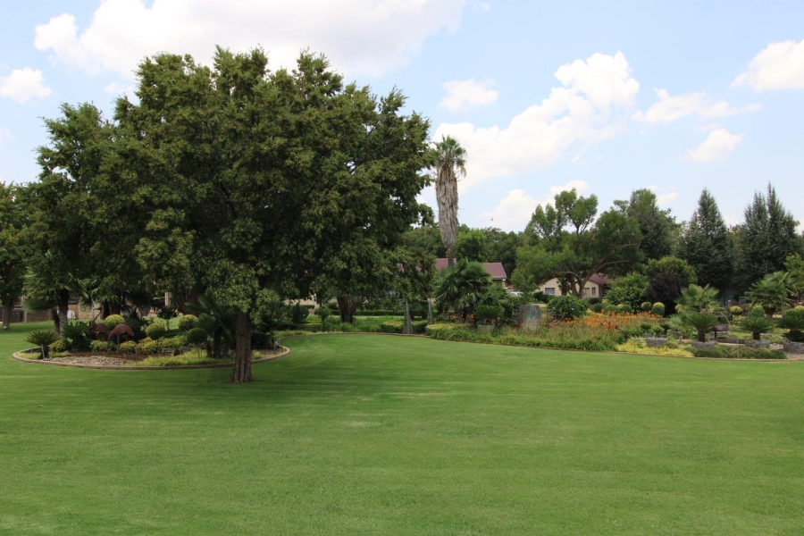 11 Bedroom Property for Sale in Van Der Hoff Park North West